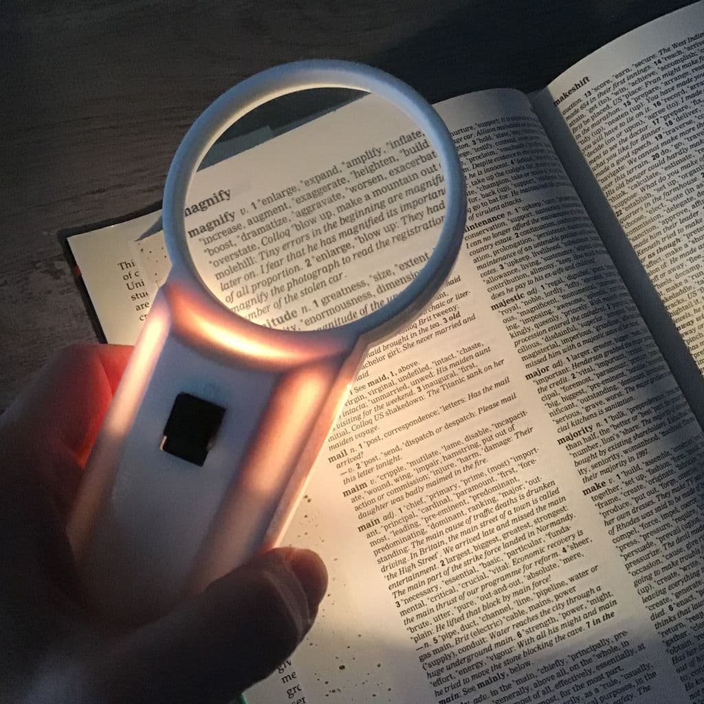 Illuminated Magnifier